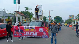 Dugaan Jual Beli Jabatan, Bupati Subandi Didemo Puluhan Massa Gerakan Sidoarjo Bersih