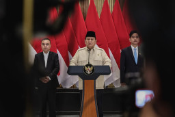 Prabowo, Sedih Menterinya Belum Naik Mobil Dinas