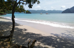 Pantai Mutiara Trenggalek, Cocok untuk Healing di Hamparan Pasir Putih