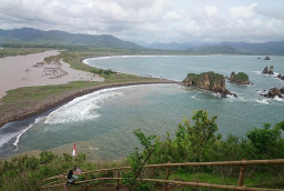 Viralnya Pesona Teluk Love Jember, Jadi Langganan Spot Foto Prewedding