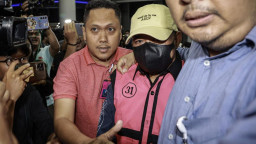 Tiga Hakim Penerima Suap, Ngeloyor saat di Video