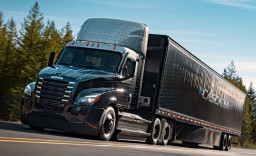 Mulai Diproduksi Massal, Truk Otonom Freightliner Cascadia Siap Mengaspal 2027