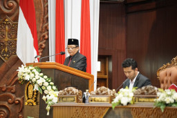 Fraksi PDIP Kritisi LKPJ Gubernur Jatim 2024, Anggaran Besar Ketimpangan Nyata