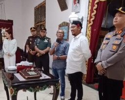 HUT Bupati Sumenep, Dr. H. Acmad Fauzi SH, MH Disambut Pegiat Sosial