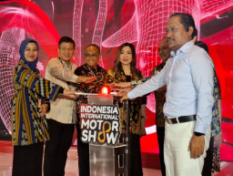 Dongkrak Ekonomi Jatim, IIMS 2025 Gaet 33 Merek Otomotif Nasional dan Internasional