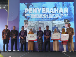 Dukung Praktik Pertanian Modern, Bank Jatim Serahkan CSR Pembangunan Greenhouse Ke Pemkot Kediri