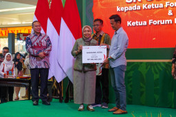 Dongkrak Pertumbuhan UMKM, Bank Jatim Salurkan KUR dalam Kegiatan Kampoeng Kreasi