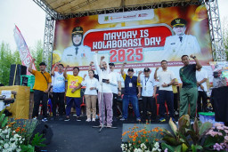 May Day, Ribuan Buruh dan Pengusaha Kota Mojokerto Kompak Jalan Sehat Bersama