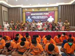 Polda Jatim Berhasil Sikat Para Preman dalam Operasi Pekat II Semeru 2025