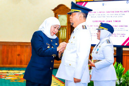 Khofifah Lantik Bupati dan Wabup Magetan Hasil PSU Pilkada 2024