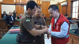 Suruh Siswa Menggonggong, Ivan Sugianto Divonis 9 Bulan, Lebih Rendah dari Tuntutan