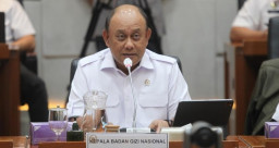 Kepala Badan Gizi Nasional Lapor ke DPR, Belum Digaji