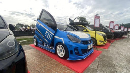 Uniknya! Modifikasi City Car ‘Daihatsu Sirion’ Pakai Pintu Ala Lamborghini