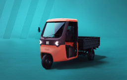 Baca juga : Uniknya TRIS, Inovasi Kendaraan Niaga Listrik Roda Tiga dari Fiat