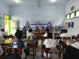 Polres Blitar Gelar Edukasi Road Safety di Ponpes Mambaul Hisan