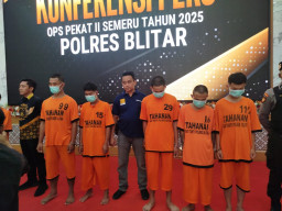 Polres Blitar Ungkap 5 Kasus, dengan 16 Orang Tersangka
