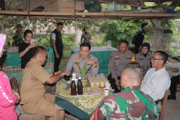 Kapolres bersama PJU Polres Blitar Kunjungi Taman Toga Melati