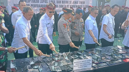 Pemasyarakatan Jatim Deklarasikan Perang terhadap Narkoba dan HP Ilegal, 280 Unit Dimusnahkan