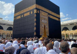 Visa Haji Furoda Dibatasi, AMPHURI Jatim Desak Travel Bertanggung Jawab