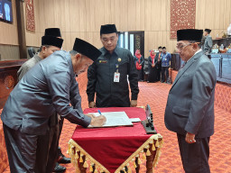 DPRD Sumenep dan Eksekutif Tandatangani Naskah Persetujuan Bersama terhadap 2 Raperda