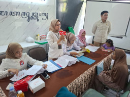 Pemprov Jatim Berdayakan 140 Perempuan Pelaku UMKM Surabaya Lewat Program KIP Putri Jawara