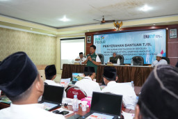 PLN UIT JBM Dorong Guru Melek Teknologi Lewat Program TJSL di Sampang