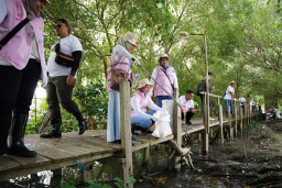 Peringati Hari Lingkungan Hidup Sedunia, PLN Gelar Aksi Bersih Sampah dan Botol Plastik