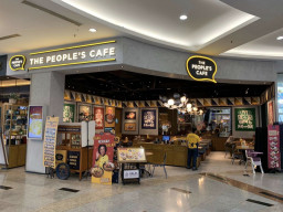 Kolaborasi Kuliner dan Kenyamanan, The People’s Cafe Jadi Tempat Favorit Baru Warga Surabaya