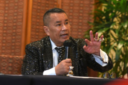 Hotman: Nadiem tak Kabur