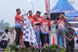 Pecah, Ribuan Peserta Lari Bareng Walikota Ning Ita di Majapahit Run 2025