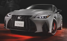 Miliki Varian Spesial di Jepang, Lexus IS 500 Bermesin V8 Makin Istimewa
