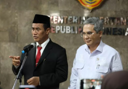 Dugaan Ada Mafia Beras, Mentan Amran Jumpa Pers di Kantornya