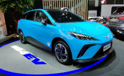 MG4 EV Raih Penghargaan Small EV Terbaik dari Otomotif Award 2025