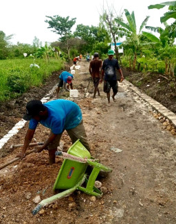 Pemdes Racitengah Bangun JUT untuk Permudah Akses ke Lahan Produktif