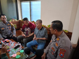 Mantan Ketua DPRD Jatim Menghilang, Ternyata ke Madura Cari Obat Alternatif