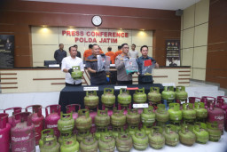 Polda Jatim Ungkap Kasus Oplosan LPG Subsidi di Malang, Empat Tersangka Diamankan