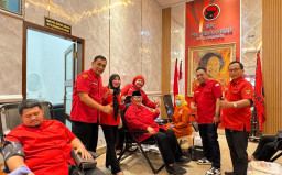 Warga Surabaya Antusias Ikuti Donor Darah PDI Perjuangan di Bulan Bung Karno