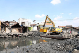 Sungai Kalianak Diperlebar, Ratusan Bangunan di Morokrembangan Siap Ditertibkan