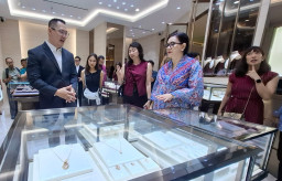 Baca juga : Frank & Co. Hadir di Surabaya: Perpaduan Keindahan Berlian dan Layanan Eksklusif