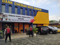 Baca juga : Polisi Geledah Kantor BPR Kota Madiun, Satu Box Dokumen Diamankan