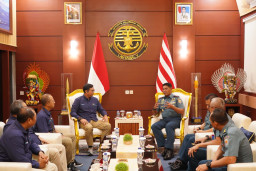 Jalin Sinergi dengan TNI AL, PLN UIT JBM Pastikan Keamanan Aset Kelistrikan Nasional