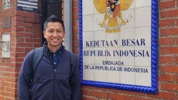 Diplomat Muda Tewas, Mulut Dilakban