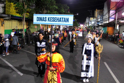 Meriahkan APEKSI Nite Carnival, Dinkes Kota Kediri Usung Tema ‘Tenun Asa, Rajut Sehat Nusantara’