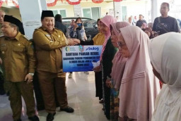 Tekan Inflasi, Pemkab Jombang Salurkan Bantuan Pangan 2.200 Ton Beras