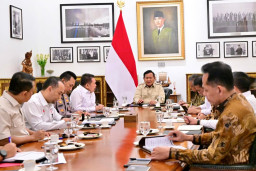 Gegaran Beras Oplosan, Prabowo Rapat Malam Hari