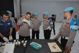 32 Anggota Polres Blitar di Tes Urine Mendadak