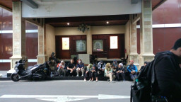 Gubernur Jatim Khofifah Penuhi Panggilan KPK di Polda Jatim