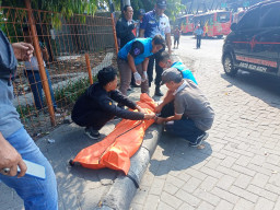 Pria Asal Nganjuk Meninggal Mendadak di Terminal Purabaya, Polisi Lakukan Olah TKP