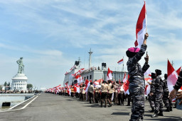 Kibarkan 1.500 Bendera, Khofifah Ajak Pramuka Hidupkan Ruh Kepanduan untuk Ketahanan Bangsa