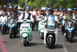 Jelang HUT RI, Pemprov Jatim dan PLN Salurkan Bantuan Untuk Perintis Kemerdekaan